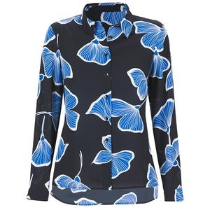 NWT Cabi Regal Blouse- Sz M- Spring ‘22 Collection